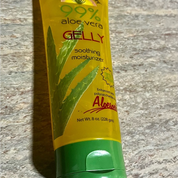 NWOT Lily of the desert 99% aloe Vera gelly moisturizer - Picture 7 of 8